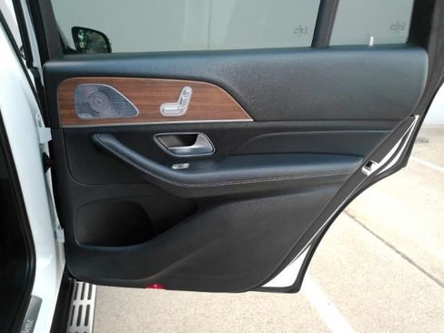 Used 2020 Mercedes-Benz GLS 450 4MATIC image 24