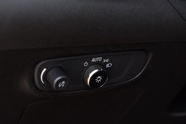Used 2025 Buick Encore GX Preferred FWD image 11