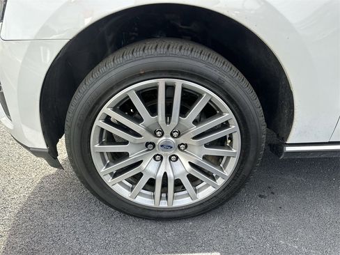 Used 2023 Ford Expedition Limited image 10