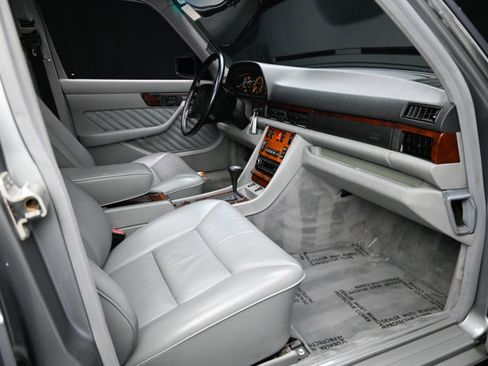 Used 1991 Mercedes-Benz 560 SEL image 53