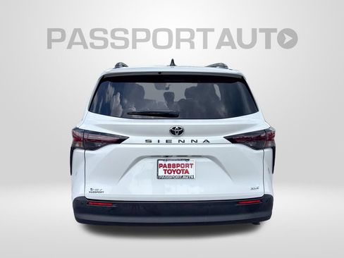 Certified 2026 Toyota Sienna XLE FWD image 8