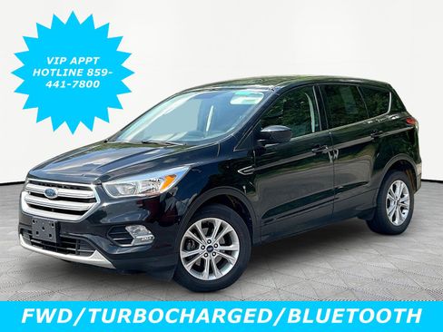 Used 2017 Ford Escape SE FWD image 1