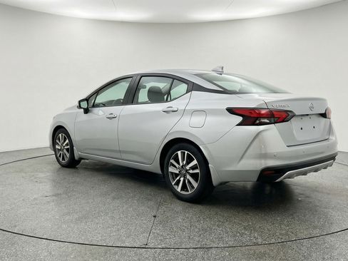 Used 2025 Nissan Versa SV image 6