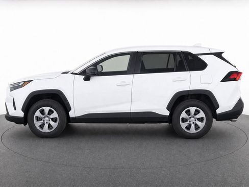 Used 2023 Toyota RAV4 LE AWD/4WD image 6