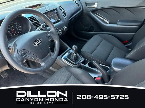 Used 2017 Kia Forte LX FWD image 4