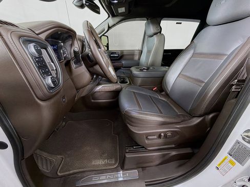 Used 2022 GMC Sierra 3500 Denali image 12