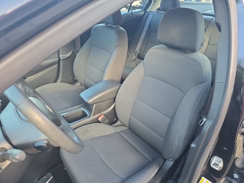 Used 2017 Chevrolet Cruze LT w/ Convenience Package FWD image 14