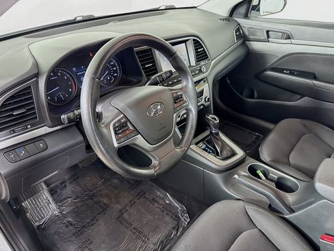 Used 2017 Hyundai Elantra Value Edition FWD image 8