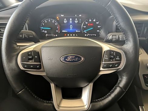 Used 2022 Ford Explorer XLT w/ Equipment Group 202A image 17