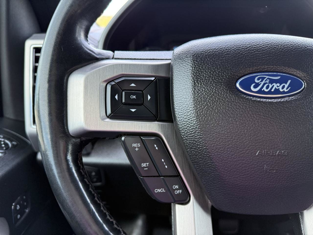 Used 2019 Ford F150 Platinum w/ Equipment Group 701A Luxury AWD/4WD image 24