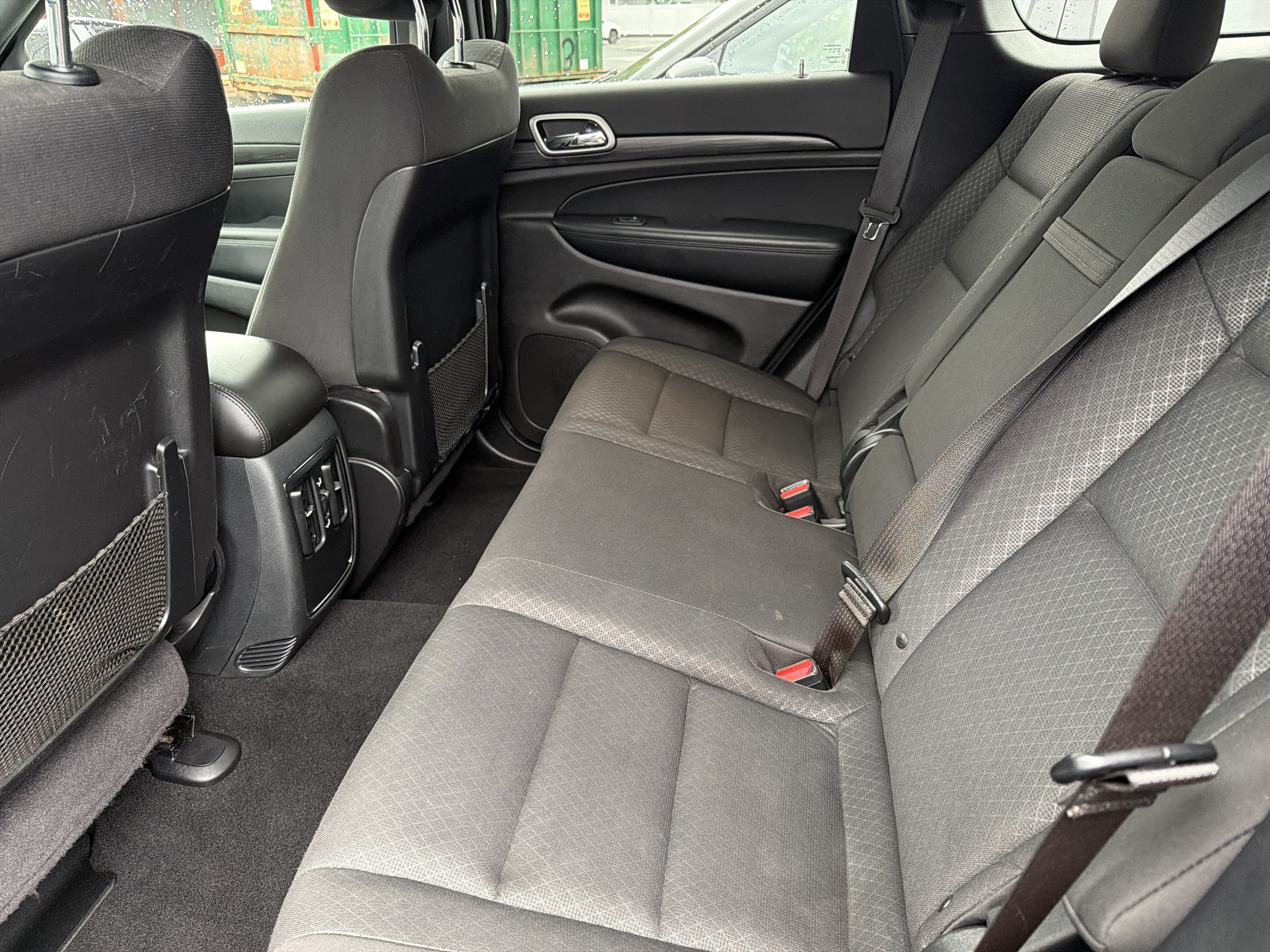 Used 2020 Jeep Grand Cherokee Laredo AWD/4WD image 23