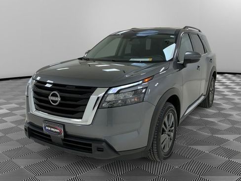 Used 2023 Nissan Pathfinder SV w/ Cargo Package image 7