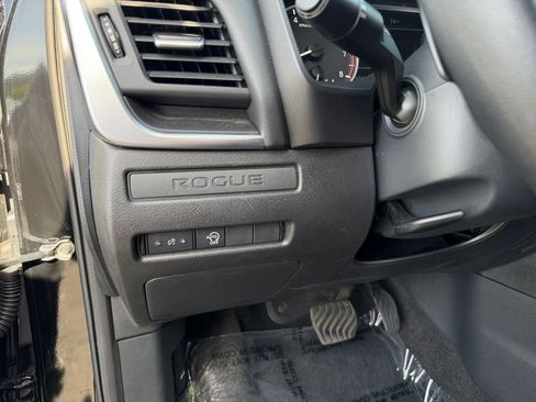 Used 2023 Nissan Rogue S AWD/4WD image 20