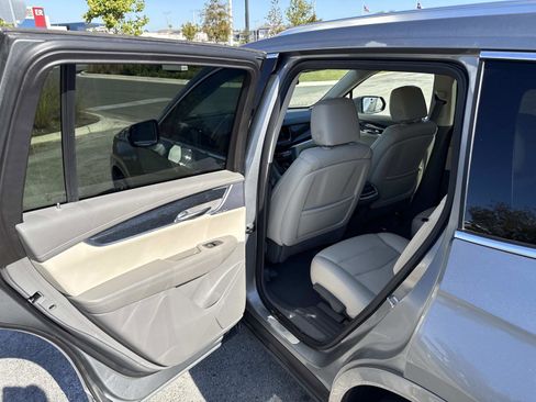 Certified 2025 Cadillac XT6 Premium Luxury image 14