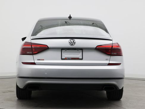 Used 2018 Volkswagen Passat 3.6 FWD image 7