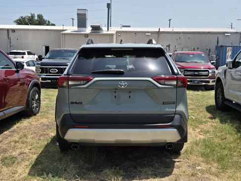 Used 2019 Toyota RAV4 Adventure AWD/4WD image 5
