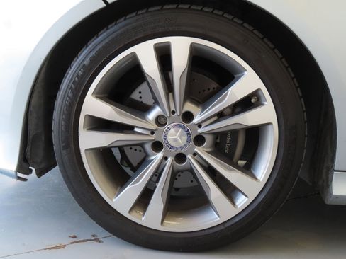 Used 2014 Mercedes-Benz E 350 4MATIC Sedan image 28