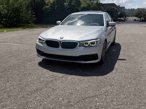 Used 2019 BMW 530i w/ Convenience Package RWD image 31