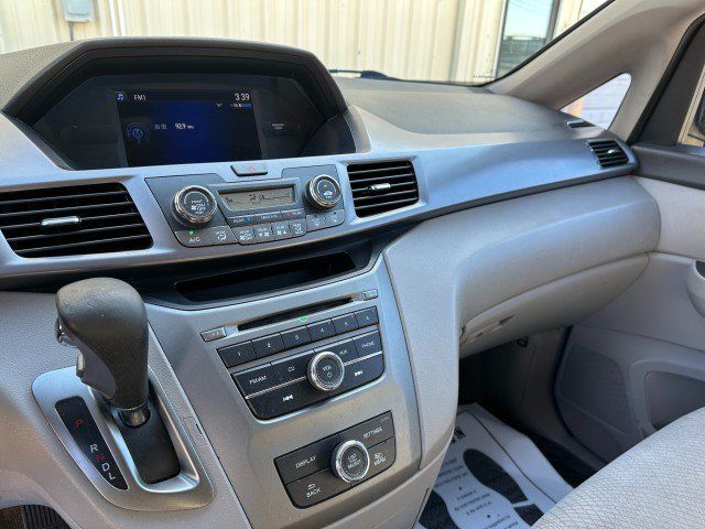 Used 2014 Honda Odyssey LX image 13