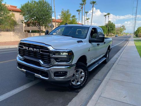 Used 2025 RAM 2500 Big Horn AWD/4WD image 2