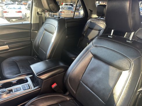 Used 2022 Ford Explorer Limited image 21