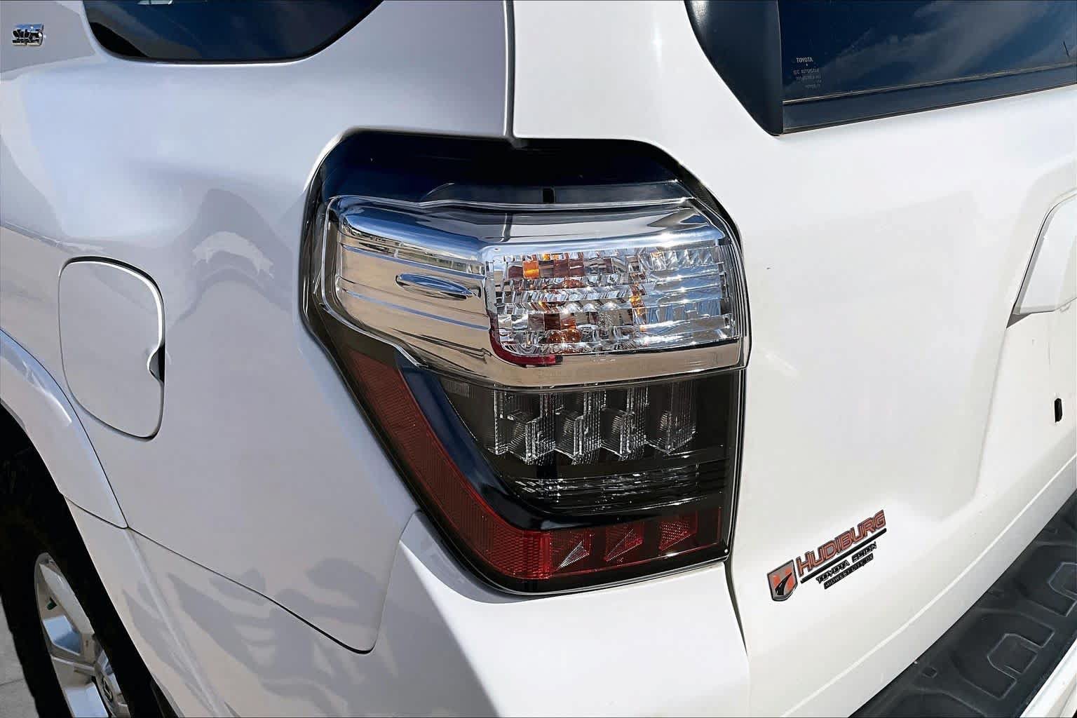 Used 2018 Toyota 4Runner SR5 AWD/4WD image 27