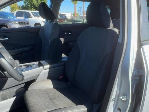 Used 2022 Nissan Rogue SV AWD/4WD image 11