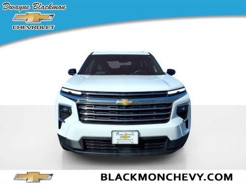Used 2025 Chevrolet Traverse LT AWD/4WD image 8
