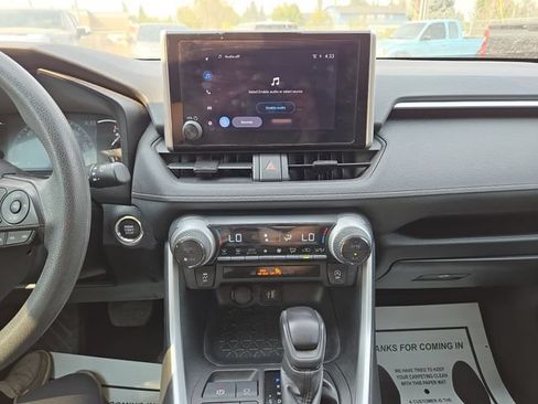 Used 2024 Toyota RAV4 XLE AWD/4WD image 26