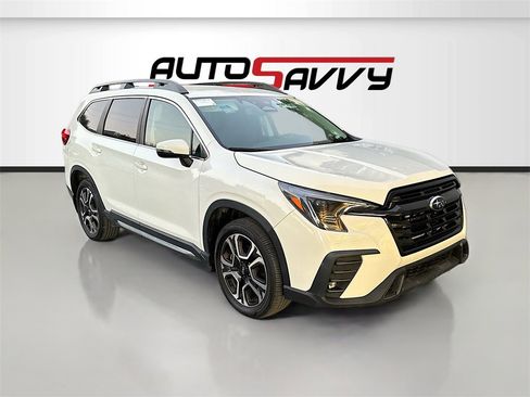Used 2023 Subaru Ascent Limited image 1