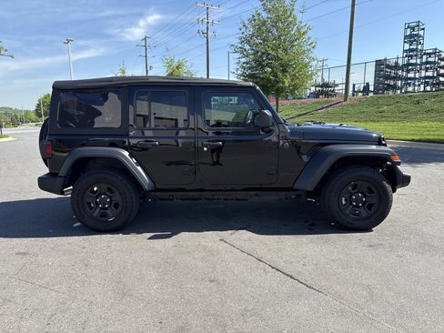 Used 2025 Jeep Wrangler Sport image 10