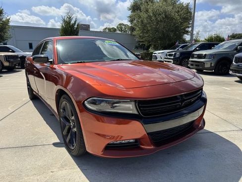 Used 2021 Dodge Charger SXT w/ Blacktop Package RWD image 4