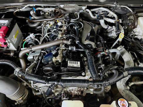 Used 2024 Toyota Tacoma TRD Sport w/ TRD Sport Upgrade Package AWD/4WD image 32