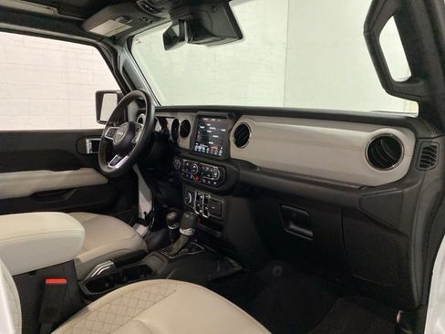 Used 2021 Jeep Wrangler Unlimited Sahara image 22