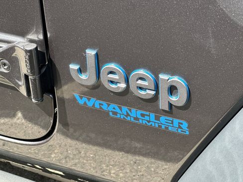 Used 2022 Jeep Wrangler Unlimited Rubicon 4xe image 8