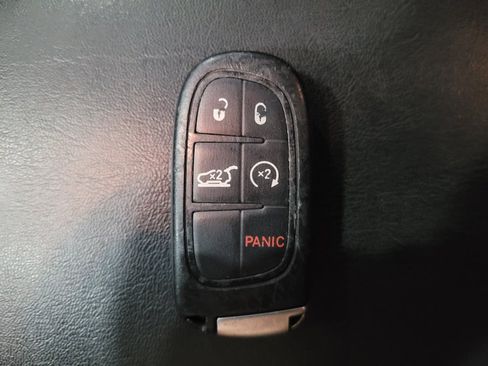 Used 2019 Jeep Cherokee Limited AWD/4WD image 32