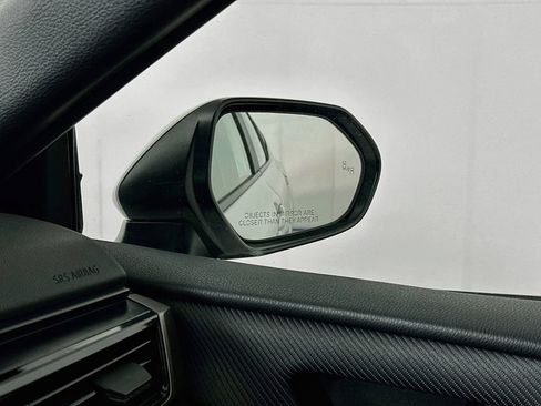 Used 2025 Toyota Camry SE FWD image 26