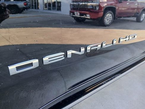 New 2026 GMC Sierra 2500 Denali Ultimate w/ LPO, Black Badging Package image 38