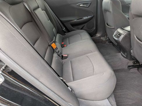 Used 2018 Chevrolet Malibu LT image 19