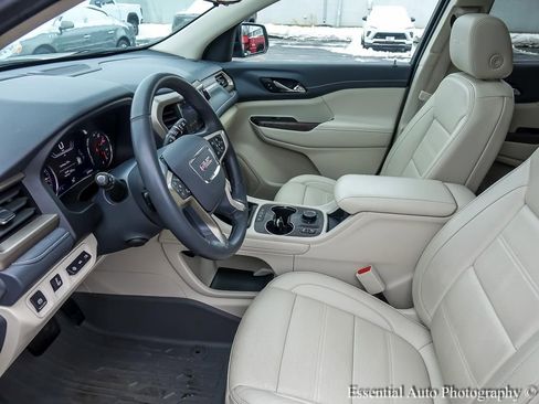 Used 2023 GMC Acadia Denali w/ Denali Ultimate Package image 9