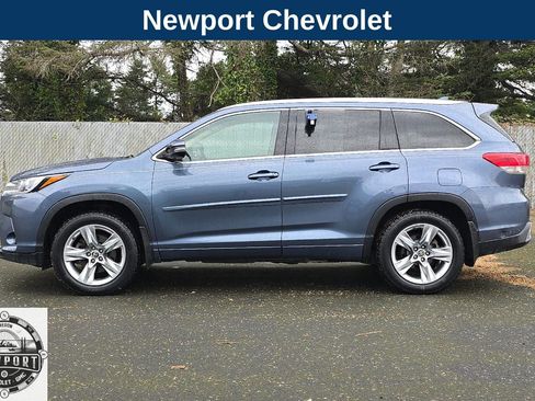 Used 2017 Toyota Highlander Limited w/ Protection Package #3 image 8