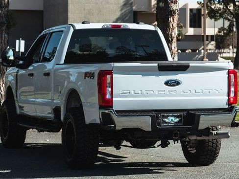 Used 2024 Ford F250 XLT w/ FX4 Off-Road Package image 13