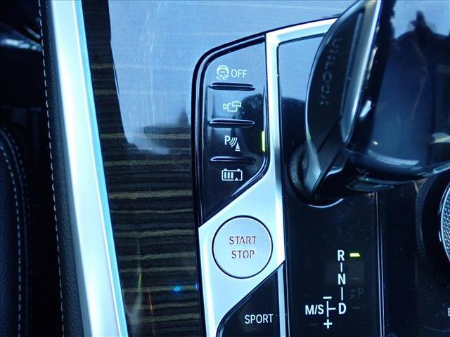 Used 2021 BMW X5 xDrive45e w/ Parking Assistance Package AWD/4WD image 26