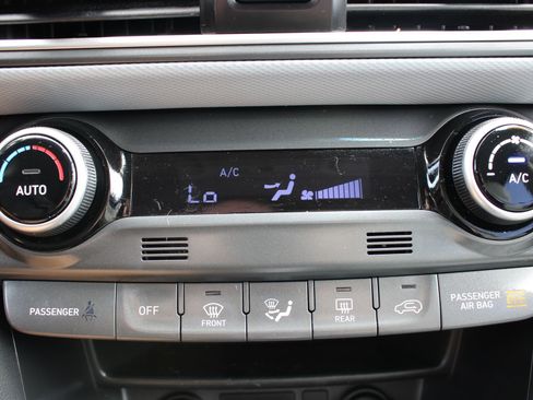 Used 2021 Hyundai Kona Limited image 34