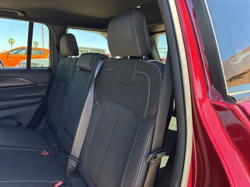 Used 2025 Jeep Grand Cherokee Laredo X w/ Trailer Tow Package image 18