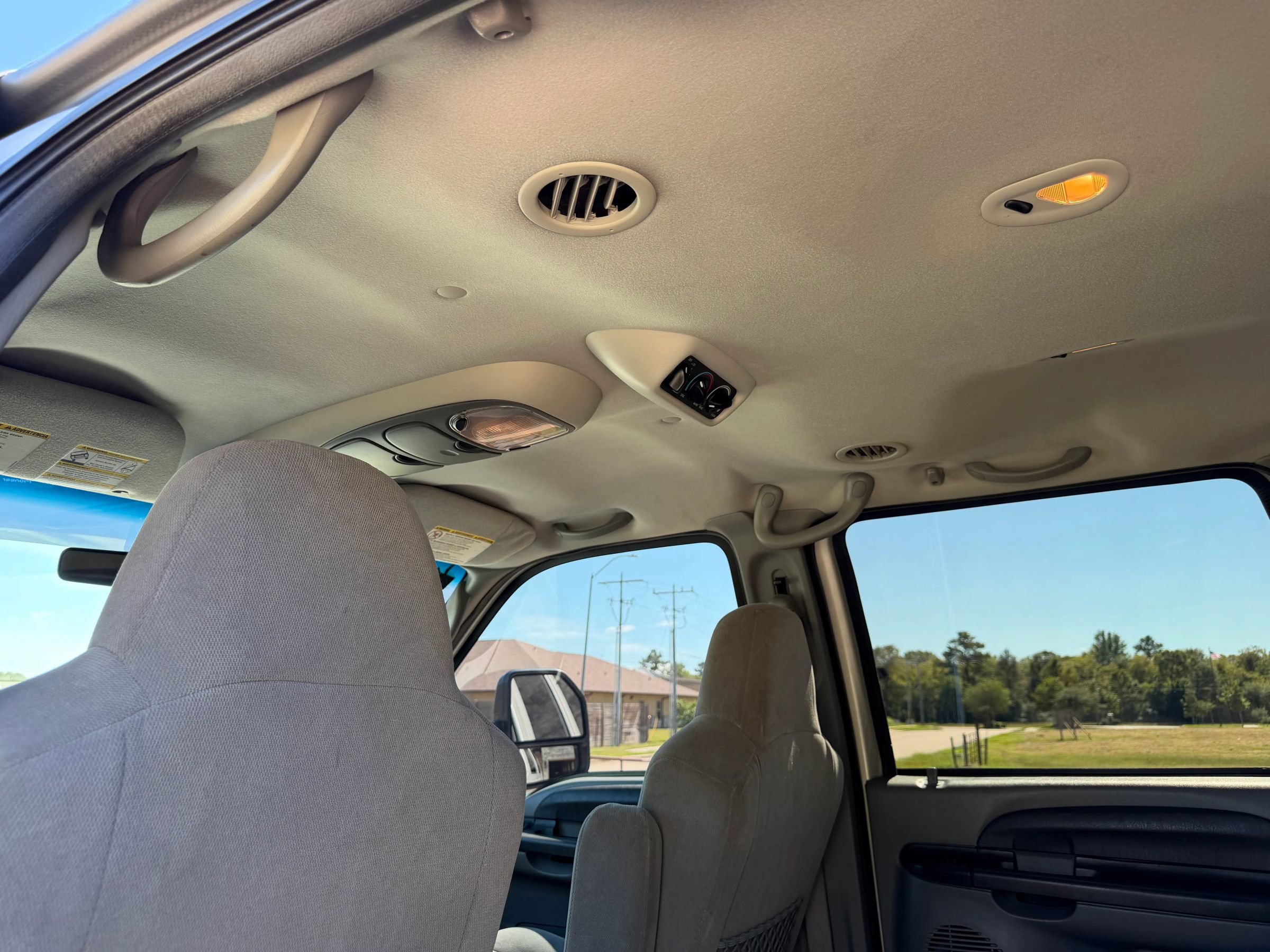 Used 2004 Ford Excursion XLT AWD/4WD image 15