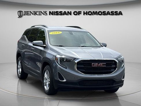 Used 2019 GMC Terrain SLE w/ Driver Convenience Package FWD image 14