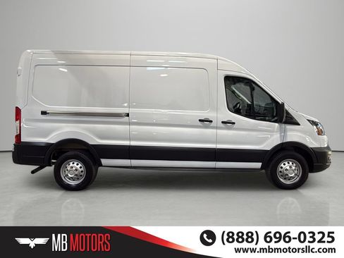 Used 2025 Ford Transit 250 148 Medium Roof Extended AWD image 5