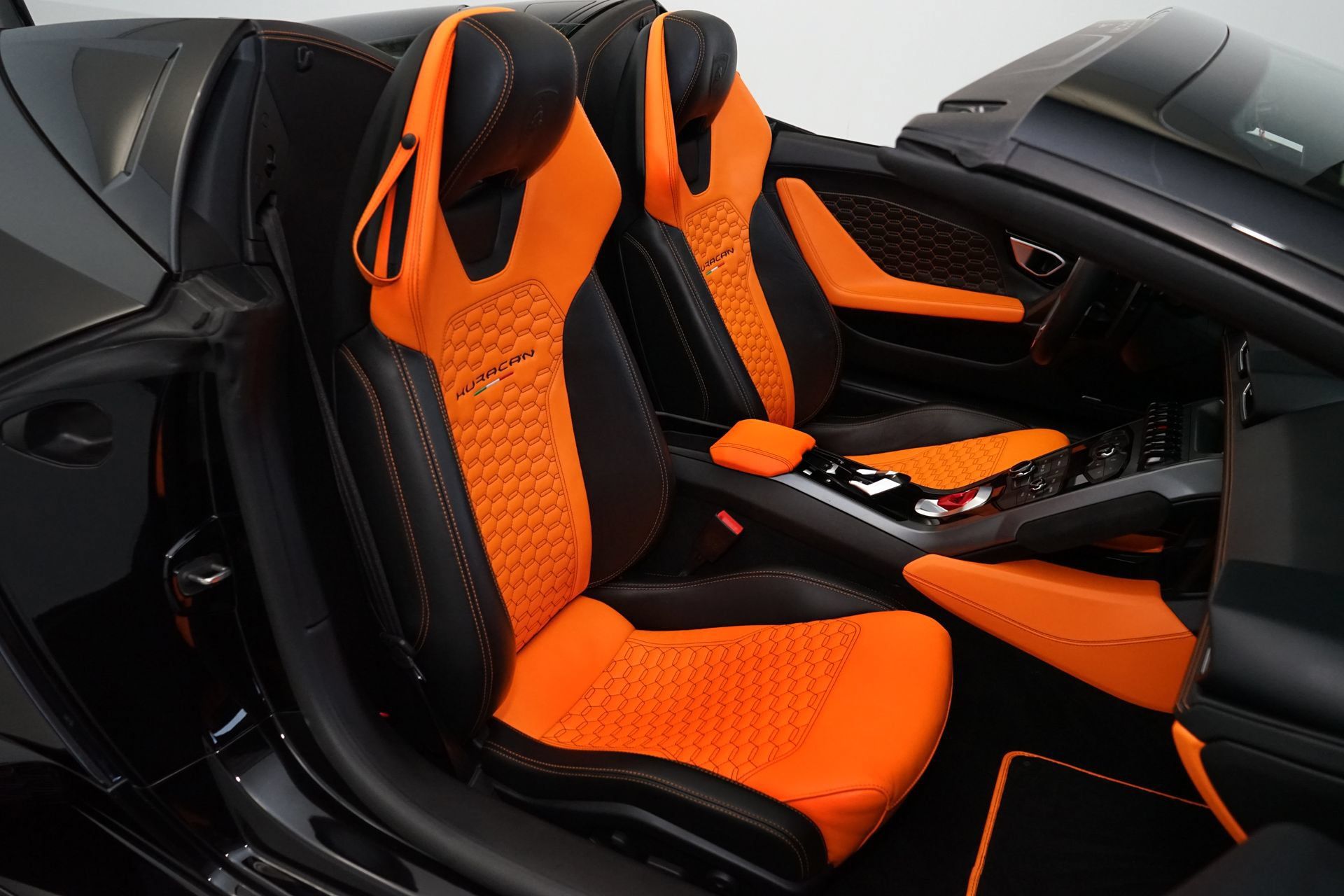 Used 2019 Lamborghini Huracan LP 580-2 RWD image 13