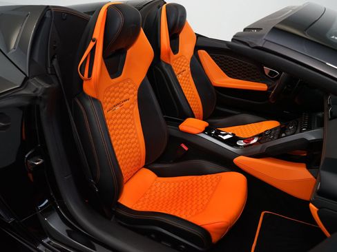 Used 2019 Lamborghini Huracan LP 580-2 RWD image 13